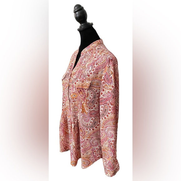 Preswick & Moore: Pink Paisley Pleated Boho Blouse with Front Pockets - Picture 3 of 16